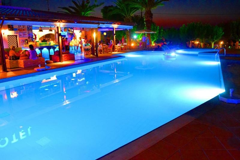 Hotel Amnissos Pigianos Kampos  Exterior foto